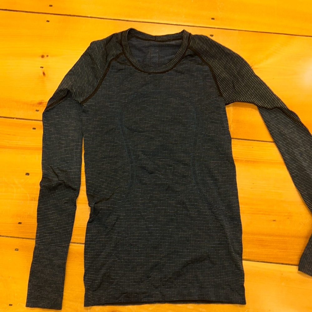 Lululemon Full length long sleeve swiftly tech